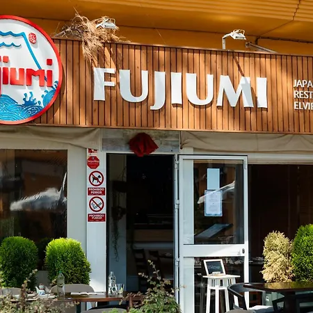 2 Storey Townhouse With Large Terrace Garden, Bbq And Close To The Beach, In Elviria, Apartment Marbella