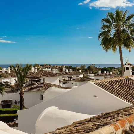 2 Storey Townhouse With Large Terrace Garden, Bbq And Close To The Beach, In Elviria,