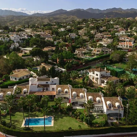 2 Storey Townhouse With Large Terrace Garden, Bbq And Close To The Beach, In Elviria, * 马尔韦利亚