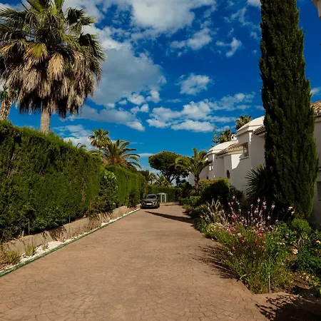 2 Storey Townhouse With Large Terrace Garden, Bbq And Close To The Beach, In Elviria,