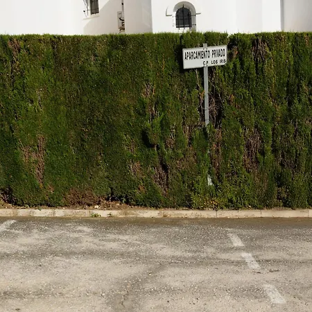 2 Storey Townhouse With Large Terrace Garden, Bbq And Close To The Beach, In Elviria, 公寓