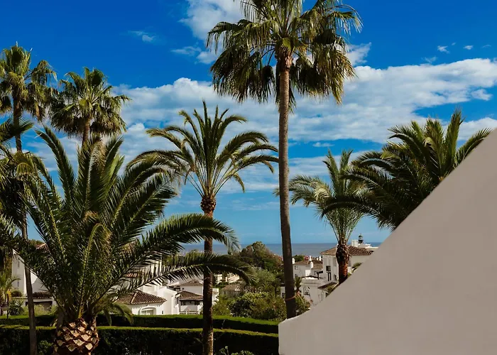 2 Storey Townhouse With Large Terrace Garden, Bbq And Close To The Beach, In Elviria, *