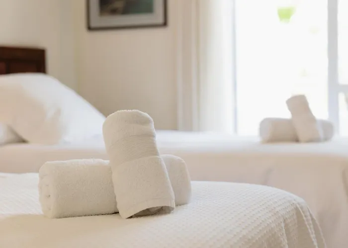 Apartamento 2 Storey Townhouse With Large Terrace Garden, Bbq And Close To The Beach, In Elviria, *