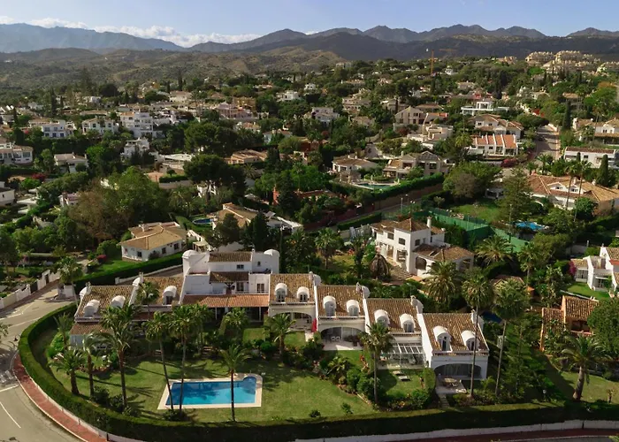 2 Storey Townhouse With Large Terrace Garden, Bbq And Close To The Beach, In Elviria, * Marbella