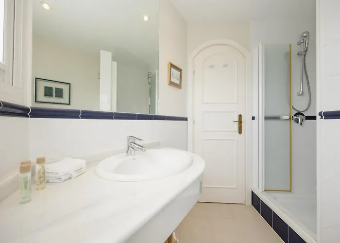 2 Storey Townhouse With Large Terrace Garden, Bbq And Close To The Beach, In Elviria, *