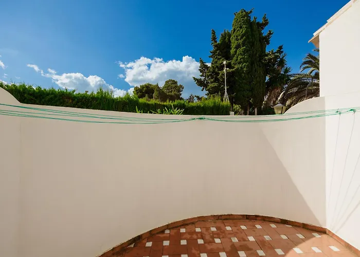 2 Storey Townhouse With Large Terrace Garden, Bbq And Close To The Beach, In Elviria, شقة *