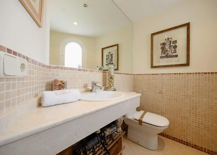 2 Storey Townhouse With Large Terrace Garden, Bbq And Close To The Beach, In Elviria, *