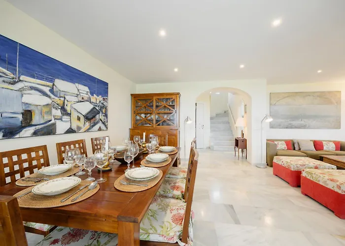 2 Storey Townhouse With Large Terrace Garden, Bbq And Close To The Beach, In Elviria,