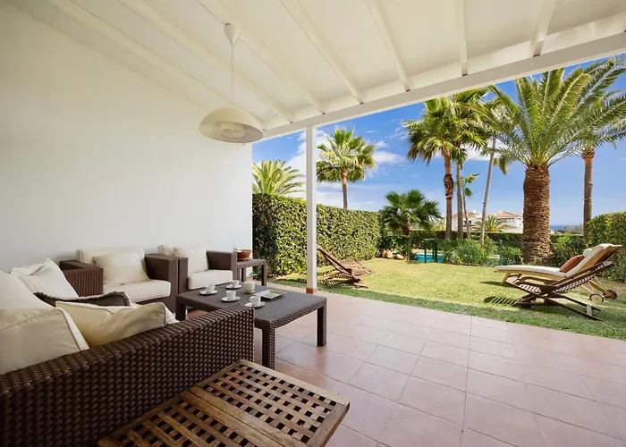 2 Storey Townhouse With Large Terrace Garden, Bbq And Close To The Beach, In Elviria,