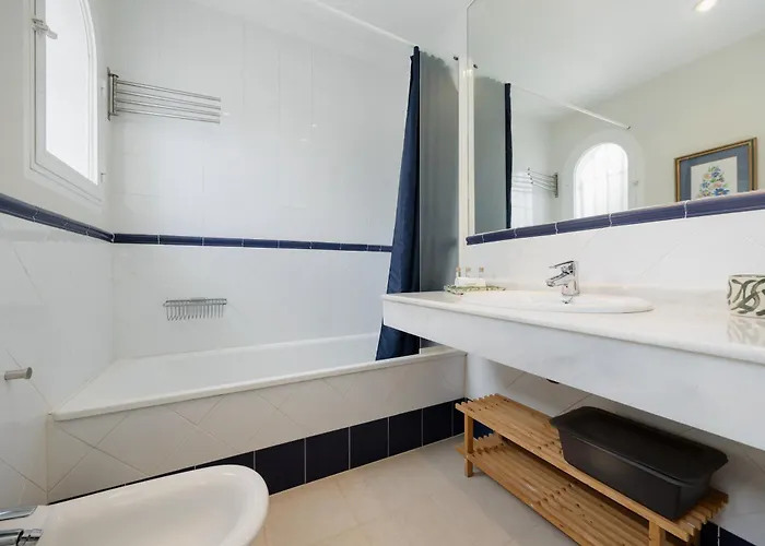 2 Storey Townhouse With Large Terrace Garden, Bbq And Close To The Beach, In Elviria,