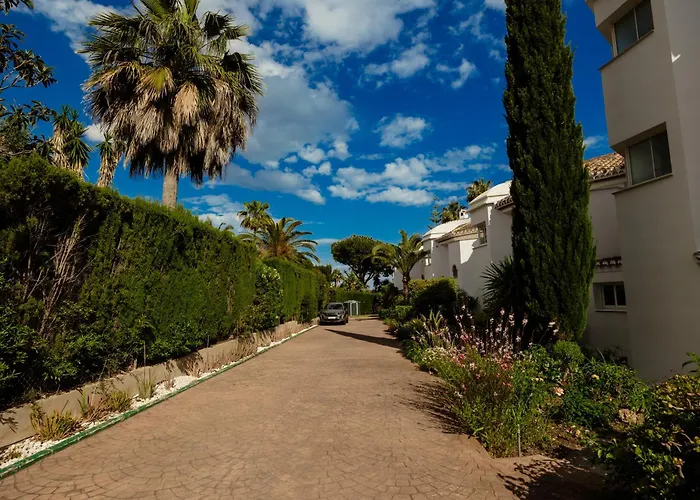 2 Storey Townhouse With Large Terrace Garden, Bbq And Close To The Beach, In Elviria,