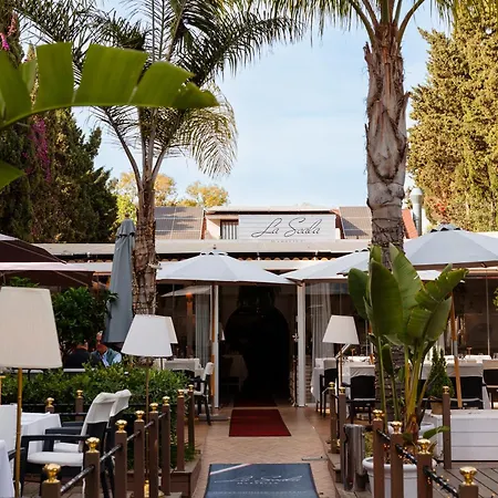 Lägenhet 2 Storey Townhouse With Large Terrace Garden, Bbq And Close To The Beach, In Elviria, *