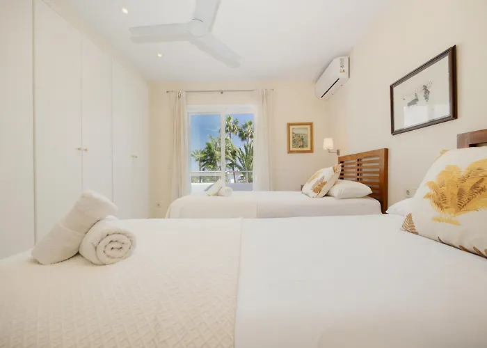 Apartment 2 Storey Townhouse With Large Terrace Garden, Bbq And Close To The Beach, In Elviria, *