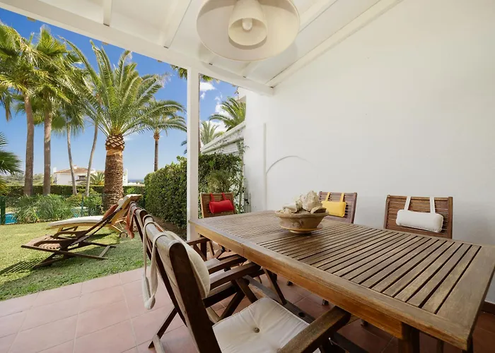2 Storey Townhouse With Large Terrace Garden, Bbq And Close To The Beach, In Elviria, Apartment Marbella