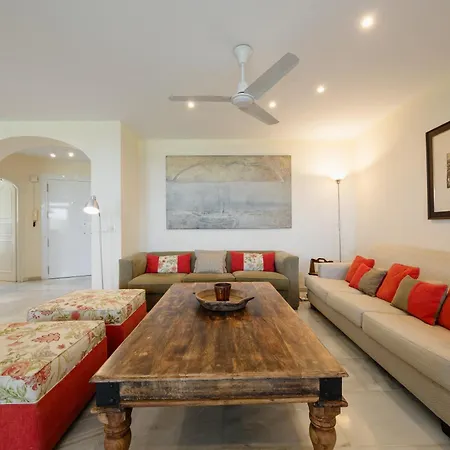 Lejlighed 2 Storey Townhouse With Large Terrace Garden, Bbq And Close To The Beach, In Elviria, *